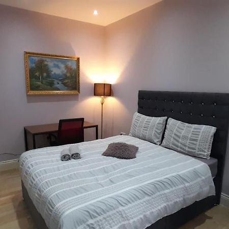 Comfy Fenia Stay Лондон Екстер'єр фото