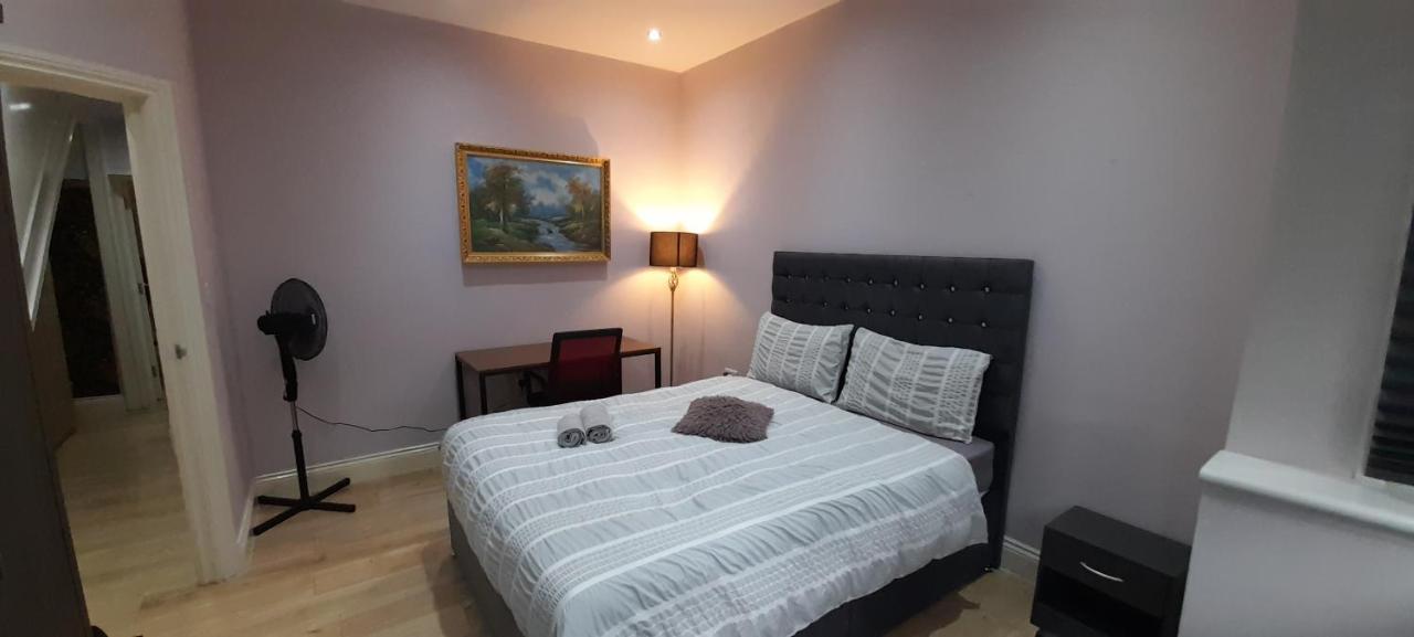 Comfy Fenia Stay Лондон Екстер'єр фото