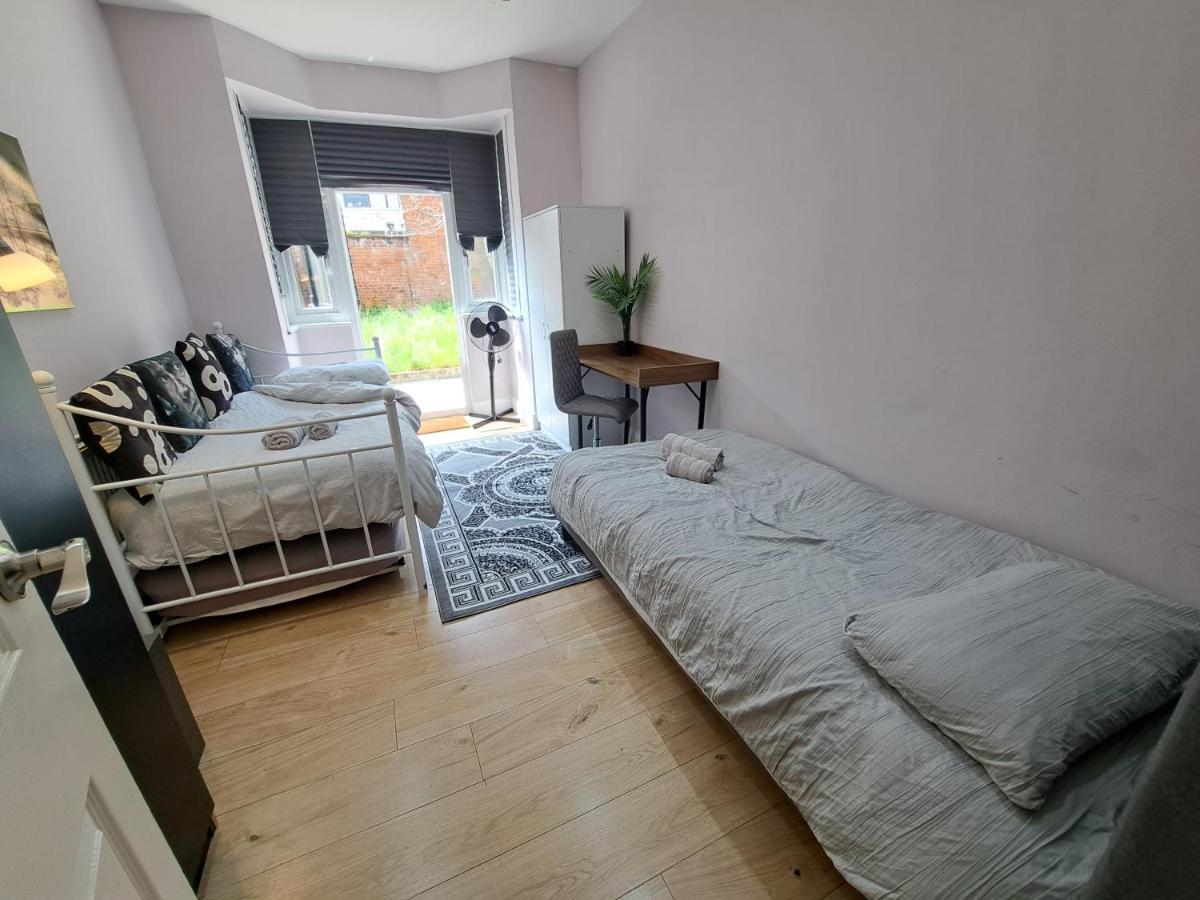 Comfy Fenia Stay Лондон Екстер'єр фото