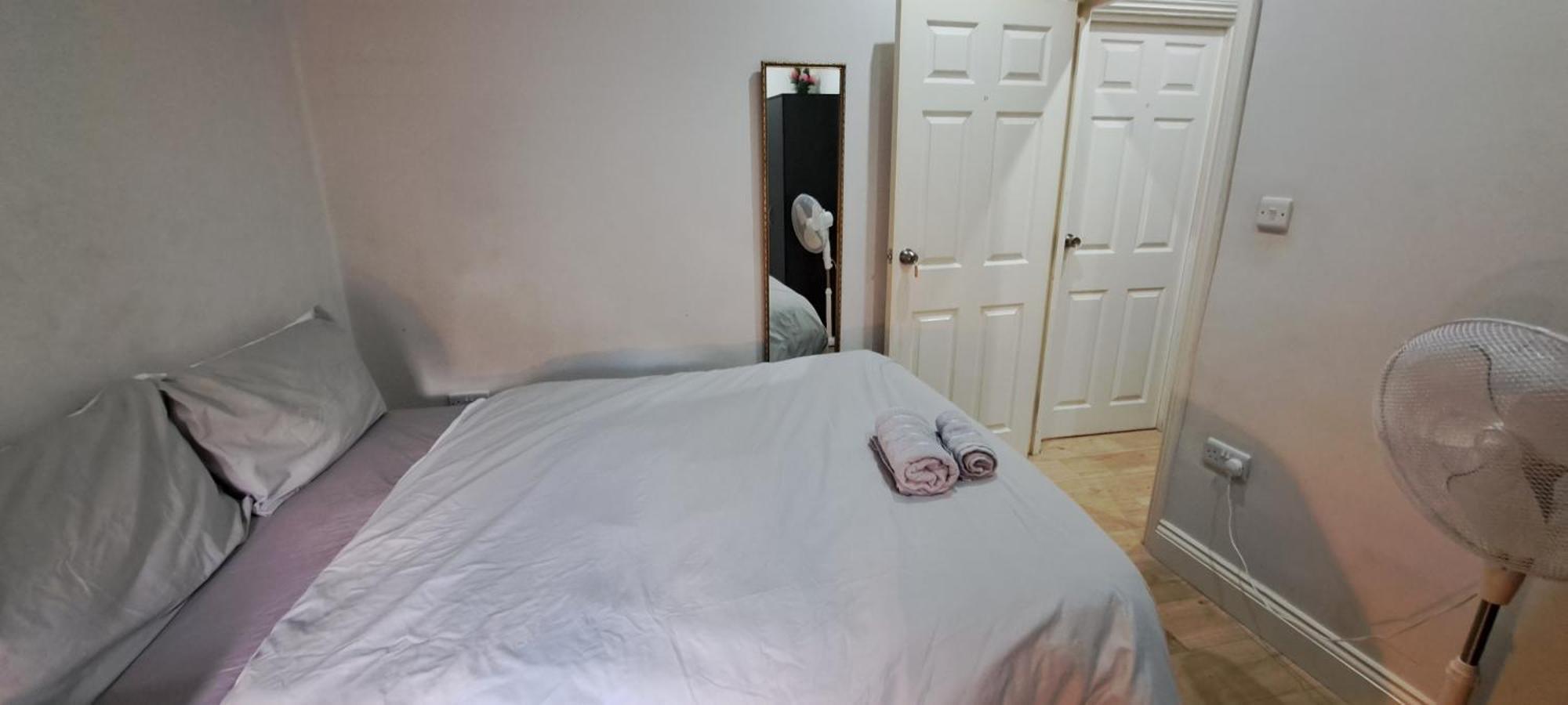 Comfy Fenia Stay Лондон Екстер'єр фото