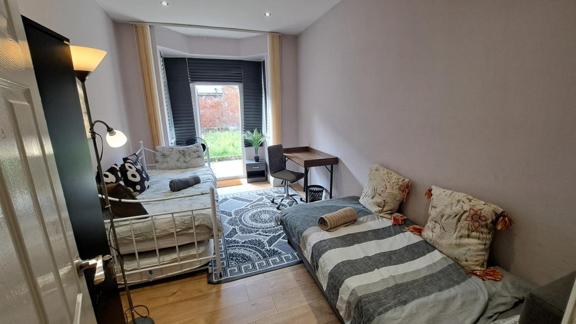 Comfy Fenia Stay Лондон Екстер'єр фото